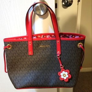 Micheal Kors Purse